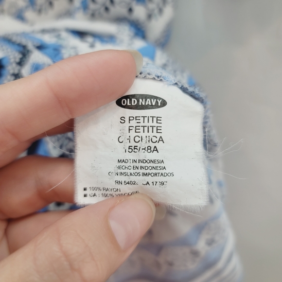 💕 Old Navy White & Blue Paisley Print Shift Dress Women's Size Small Petite - Picture 11 of 12